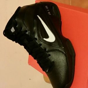 Women's Nike Air Visi Pro III Basketball Shoe