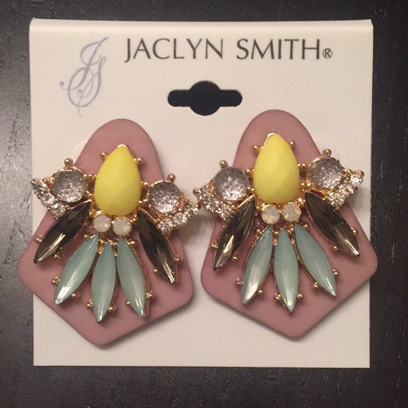 Earring - Picture 1 of 2