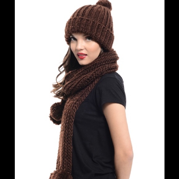 Brown Vegan Chunky Knit Scarf & Hat Set NWT - Picture 2 of 3