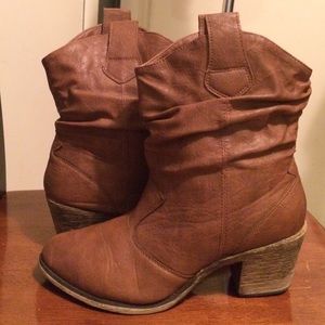 ✨MAKE OFFER✨ Heeled Cowboy Boots