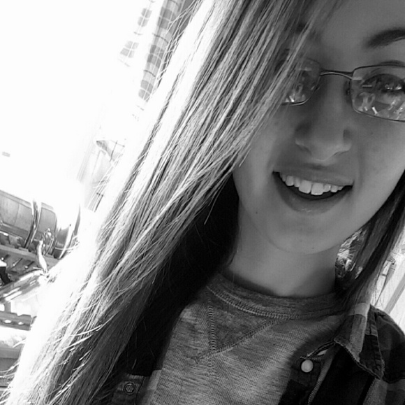 👑Meet your Posher: Ashley Tipple
