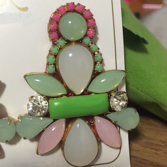 Earrings. BRAND NEW. - Picture 3 of 3