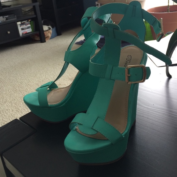 Teal platforms