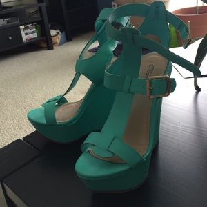 Teal platforms