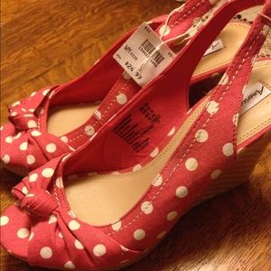 Brand new Polka Dot Wedges 8