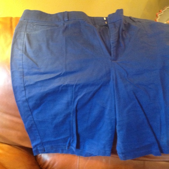 Bermuda shorts Cobalt blue size 20 - Picture 2 of 3