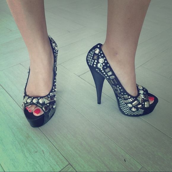 ZiGiny Shoes - ZIGIny Studded Pumps