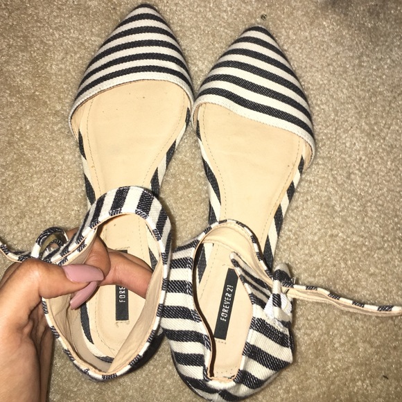 Cute strip angle flats