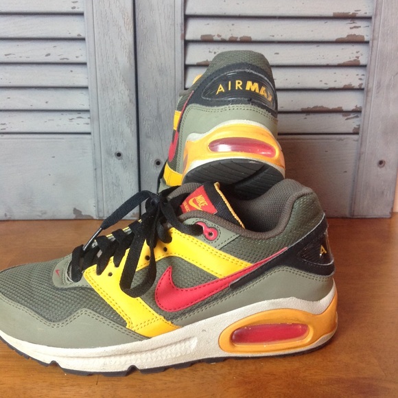 Nike Shoes - Nike Airmax Navigate Sneakers Like New
