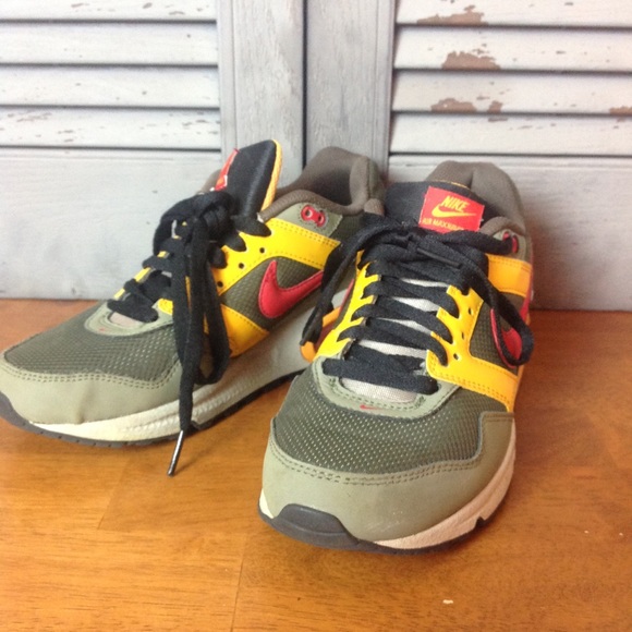 Nike Airmax Navigate Sneakers Like New - Picture 3 of 4