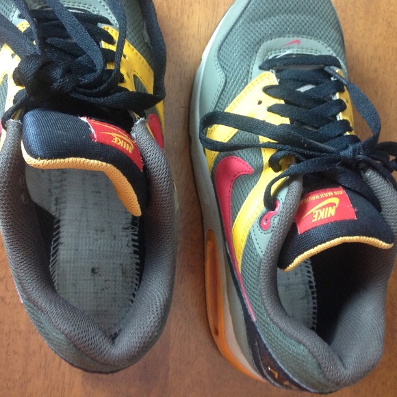 Nike Airmax Navigate Sneakers Like New - Picture 4 of 4