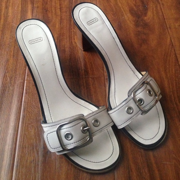 White Coach Heals, excellent condition, sz 9.5