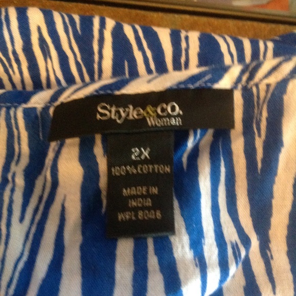 Blue and white poncho top 2X - Picture 4 of 4