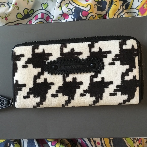 Juicy Couture Handbags - Juicy couture wallet