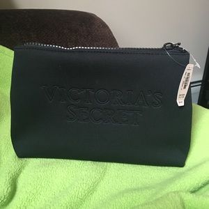 NWT 👛 Victoria's Secret "Beach" make up bag