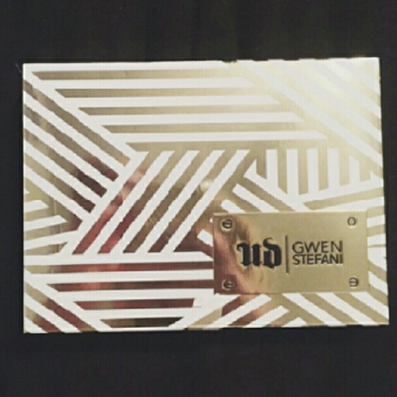 Authentic gwen stefani urban decay eye palette