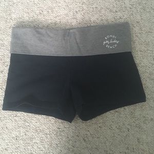 Gilly Hicks yoga shorts !