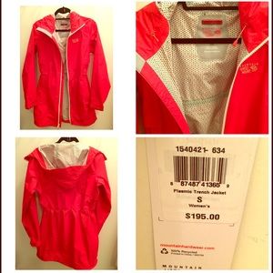 Mountain Hardwear's Plasmic Trench Rain Jacket (S)