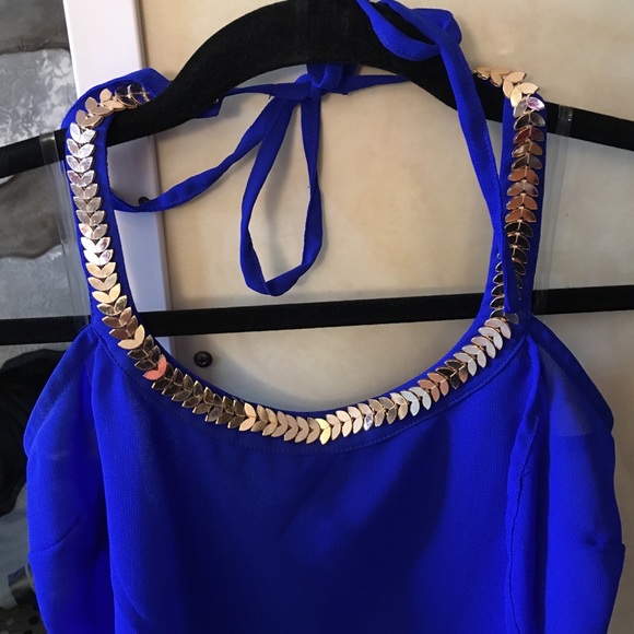 Halter top - Picture 2 of 3