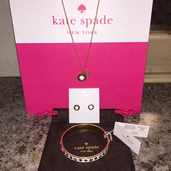 TAKE 25-40%OFF Kate Spade White Spot The ♠️ Bangle - Picture 2 of 4