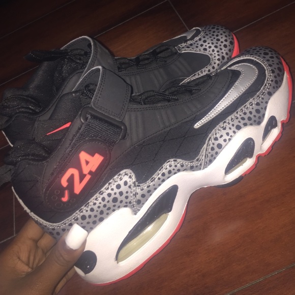 ❗️nike griffeys❗️