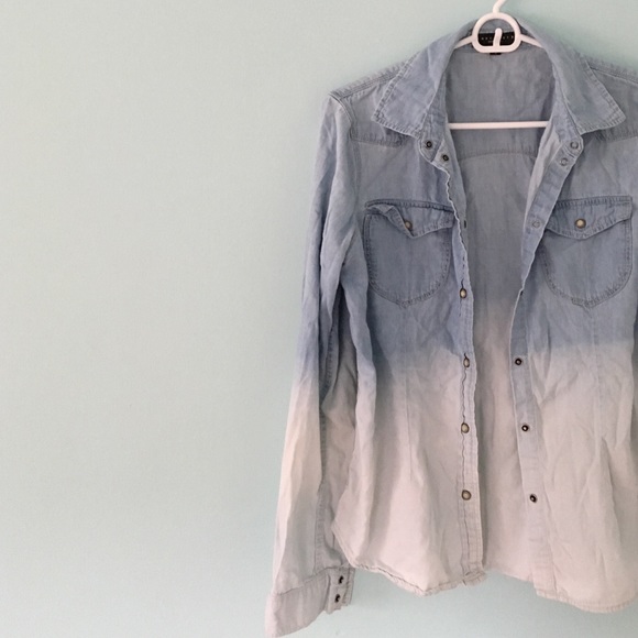 Sanctuary Tops - ✨HP✨ | Ombré Chambray Shirt
