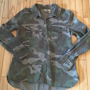 Mudd  women's Camo shirt