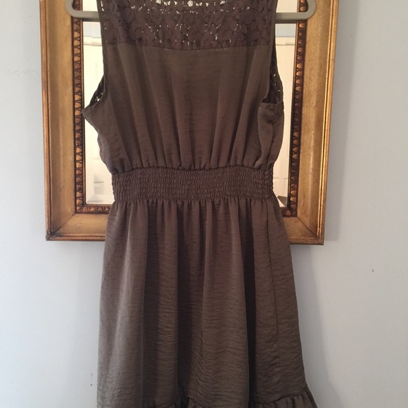 Dress - Picture 3 of 3