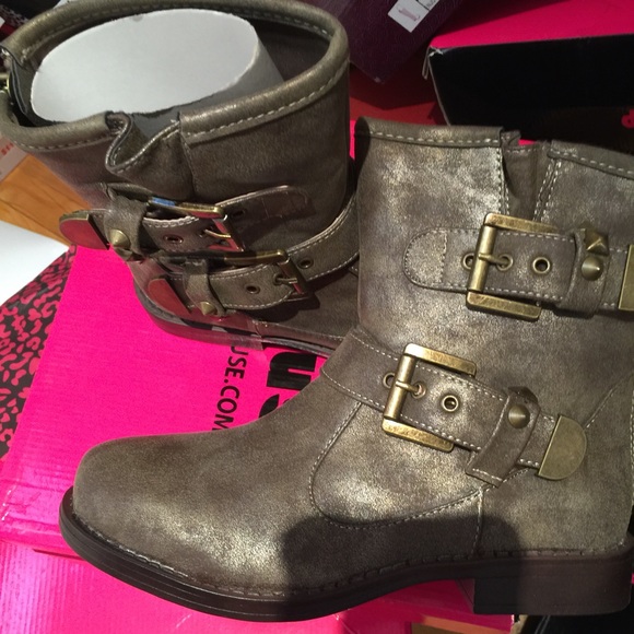 Super nice ankle boots by viviglam Last pair size9 - Picture 2 of 4