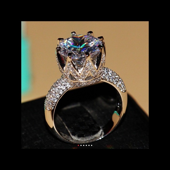 Swarovski Jewelry - New size 7 wedding ring