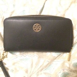 Tory Burch Smartphone Wristlet