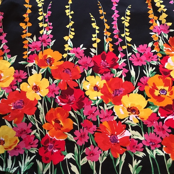 Black dress with colorful floral details - Picture 3 of 4