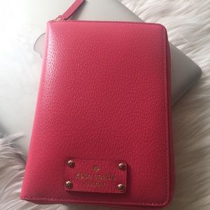 KATE SPADE  ZIP AROUND  PLANNER CABERET PINK