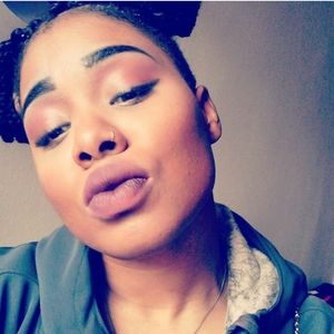 Meet your Posher, Malaika