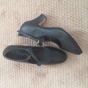 Capezio character shoes