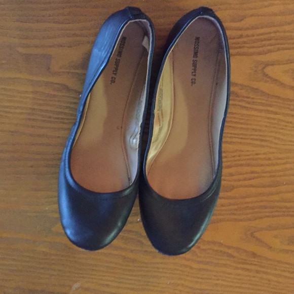 Black flats size 8