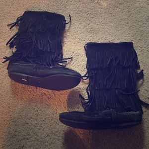 Minnetonka Fridge Boots