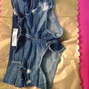 Abercrombie & Fitch shortie shorts