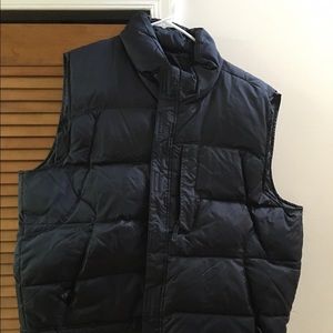 Men's black puffy vest