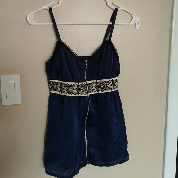 โก๏ธNWT Dark Blue Zip Up Top