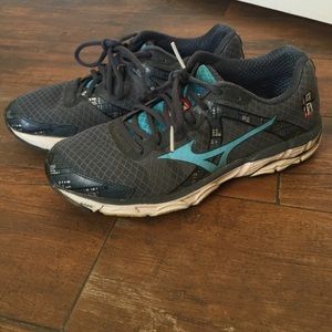 Mizuno running shoes