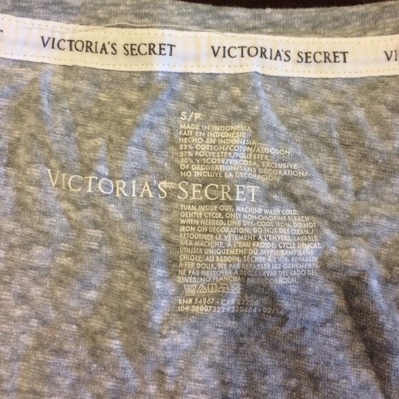 Victoria's Secret T-shirt - Picture 3 of 3