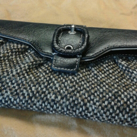 ⚡ Flash Sale ⚡ LIZ CLAIBORNE Trifold Wallet - Picture 3 of 4