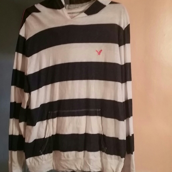 Hooded shirt