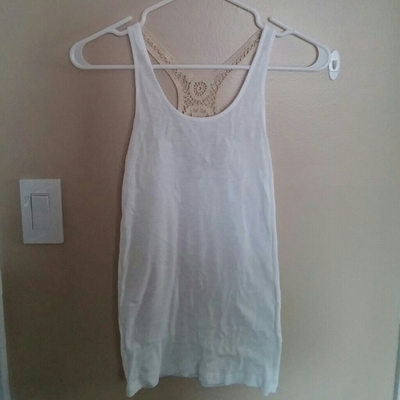 ๐NWOT: White Tank Top