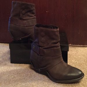 Brand new Sheridan Mia booties size 37