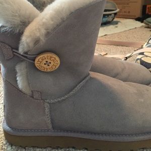 Uggs Bailey Button Periwinkle (size 8)