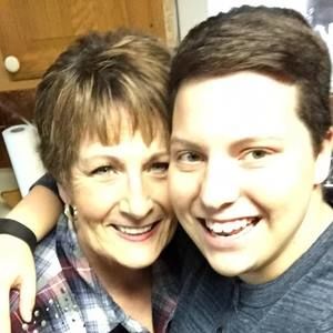 Meet your Posher, Hali