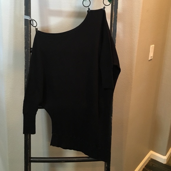 Black off shoulder express sweater - Picture 2 of 4