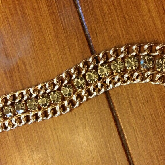 Chloe & Isabel yellow gold bracelet gray stones